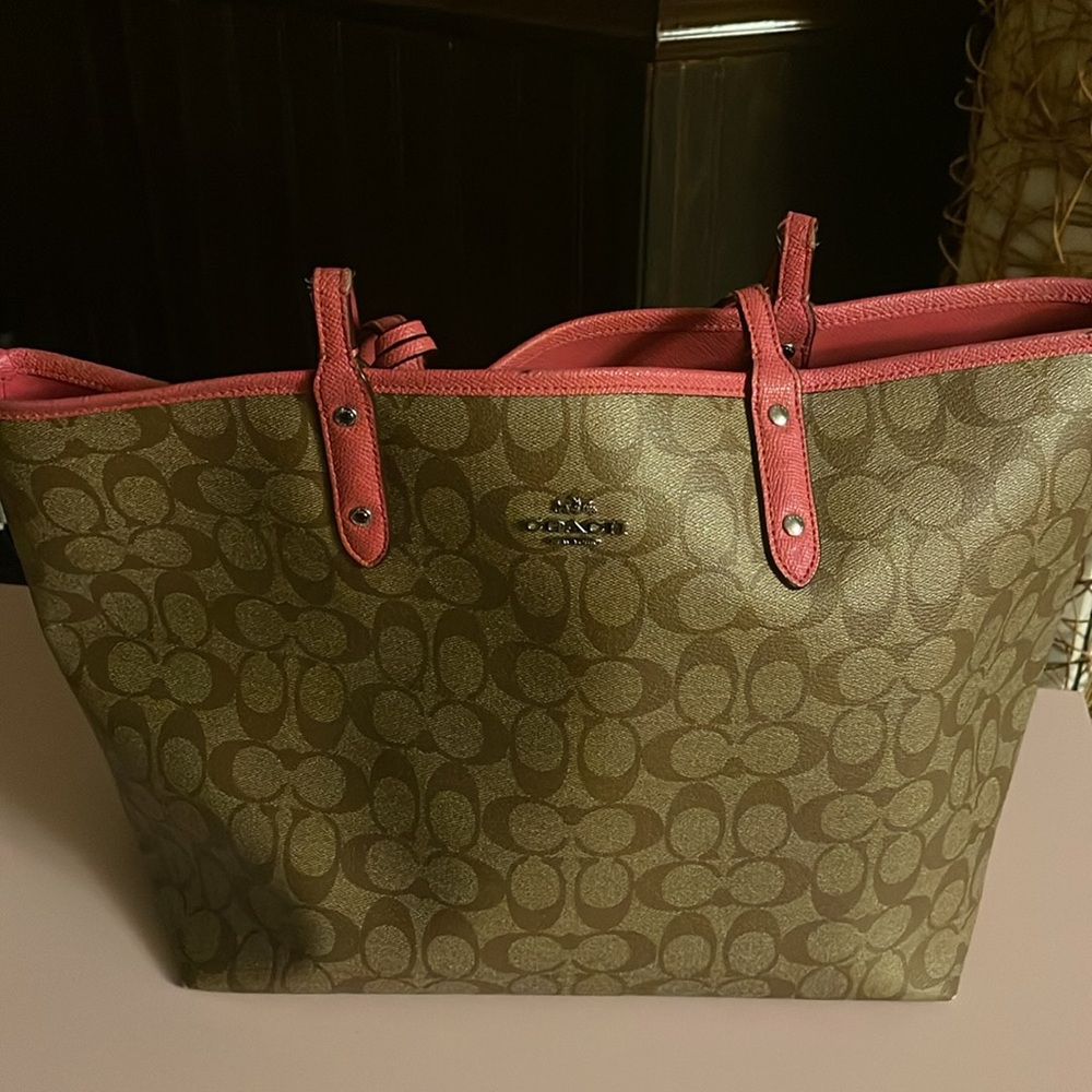 COACH-PURSE-Pink/Brown-reversal
